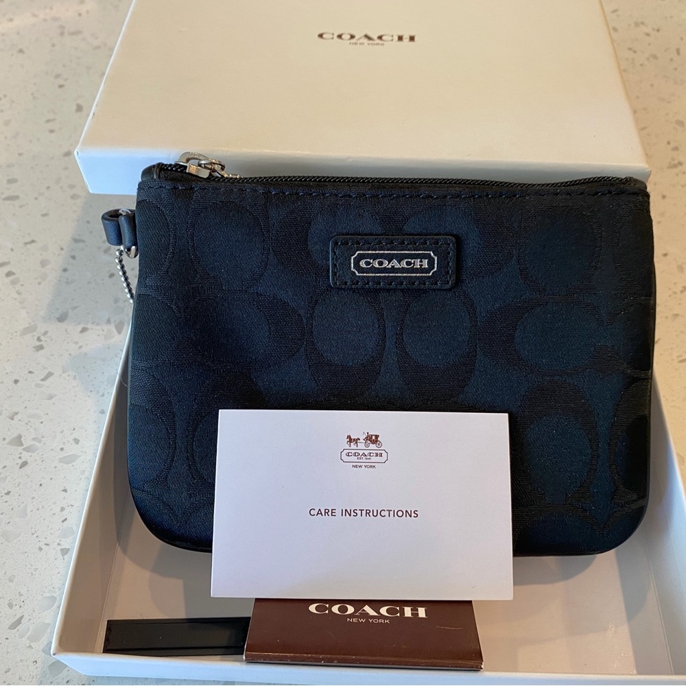 Coach Signature Black Wristlet With Gift Box